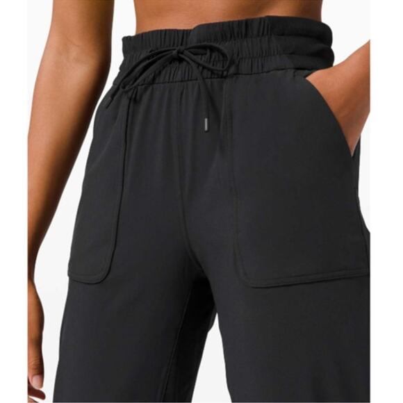 Lululemon Beyond the Studio Crop pants Black - Picture 2 of 16